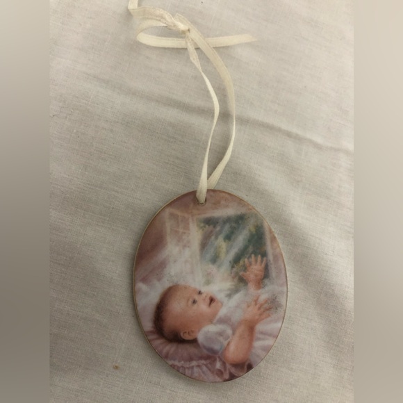 Baby’s 1st medallion - Picture 4 of 4